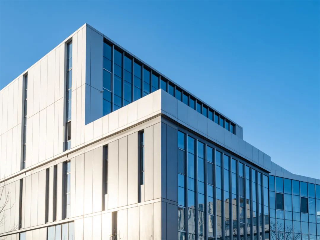 萬(wàn)事達(dá)30天極速交付,賦能環(huán)磁山項(xiàng)目幕墻美學(xué)!(圖11) 萬(wàn)事達(dá)30天極速交付,賦能環(huán)磁山項(xiàng)目幕墻美學(xué)!(圖11)