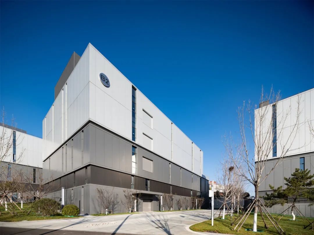 萬(wàn)事達(dá)30天極速交付,賦能環(huán)磁山項(xiàng)目幕墻美學(xué)!(圖7) 萬(wàn)事達(dá)30天極速交付,賦能環(huán)磁山項(xiàng)目幕墻美學(xué)!(圖7)