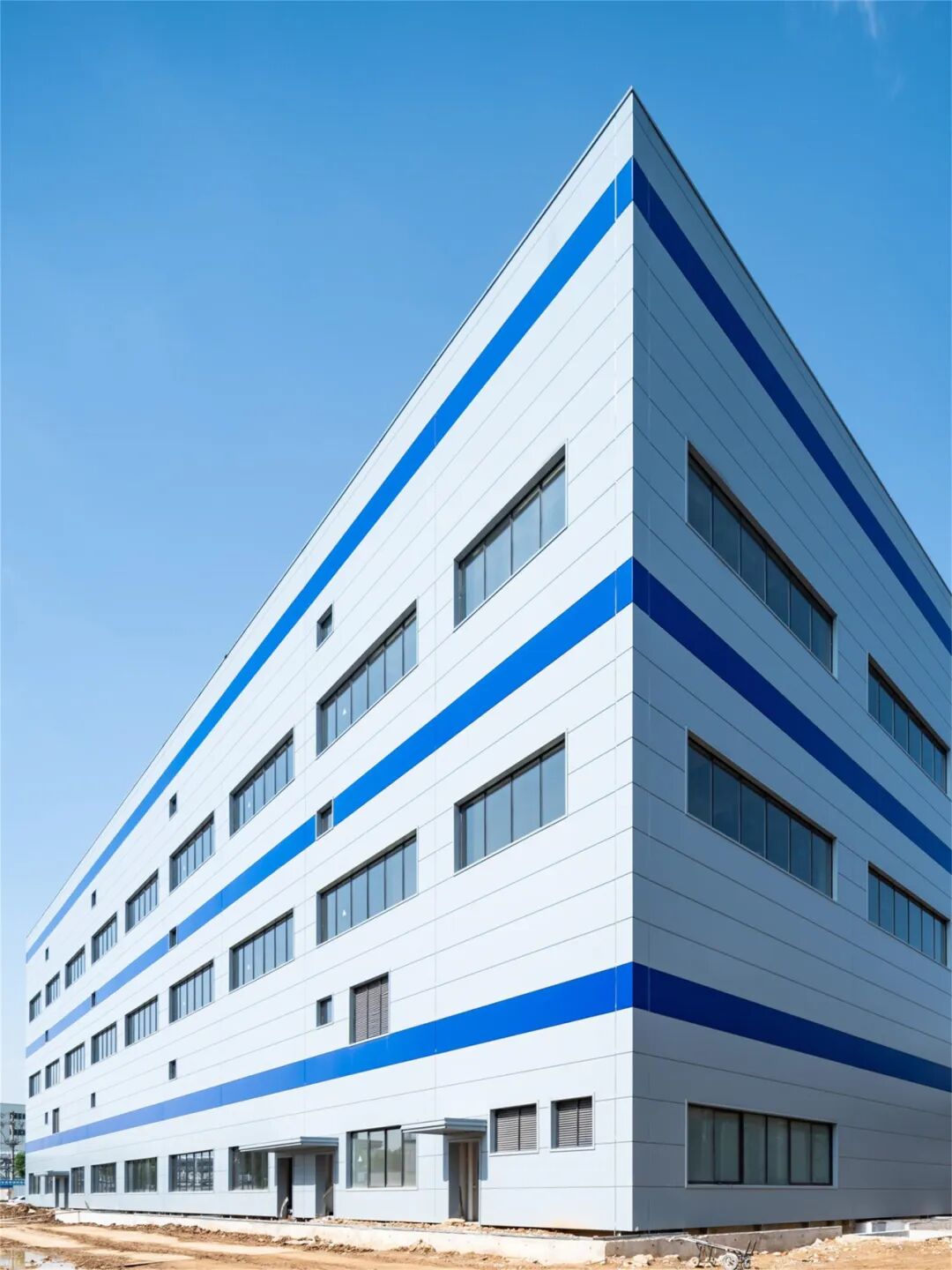 美學(xué)與功能:醫(yī)藥工廠的跨界答卷(圖1) 美學(xué)與功能:醫(yī)藥工廠的跨界答卷(圖1)